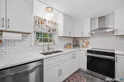 Kitchen - 91 Forest Dr, Wethersfield, CT 06109 photo 3 of 4