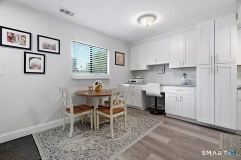 135 Knapps Hwy #135, Fairfield, CT 06825