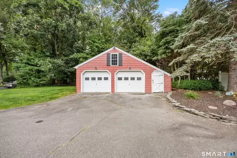 Exterior - 3 Robindale Dr, Prospect, CT 06712 photo 8 of 14