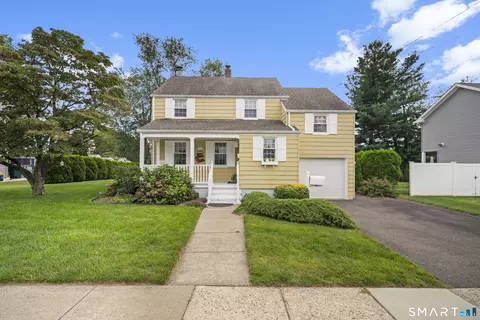 37 Sunflower Ave, Stratford, CT 06614