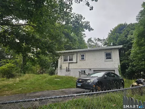 387 Jefferson Ave, New London, CT 06320