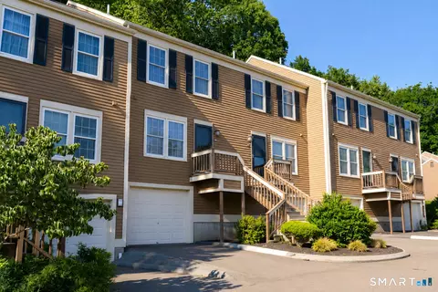 102 Foxbridge Village Rd #102, Branford, CT 06405