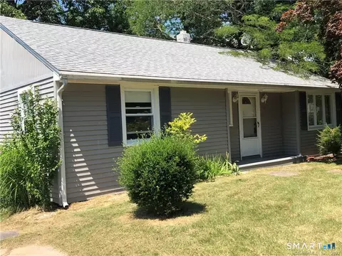 16 Pattagansett Dr, East Lyme, CT 06333