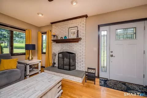 Entry Way - 12 Ross Rd, Rockfall, CT 06481 photo 1 of 2