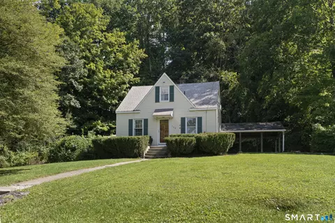 138 Steinmann Ave, Middlebury, CT 06762
