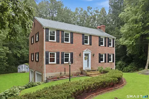 208 Wood Pond Rd, Glastonbury, CT 06033