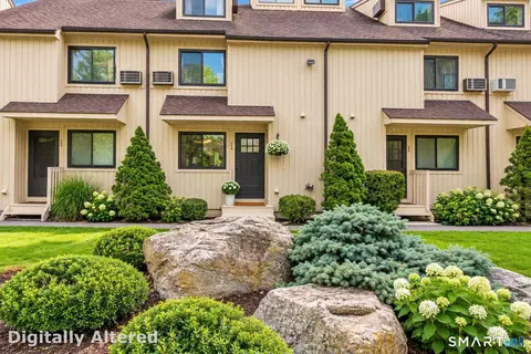 19 Woodway Rd #24, Stamford, CT 06907