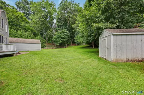 Exterior - 18 Buttonball Trl, Norwalk, CT 06851 photo 6 of 9