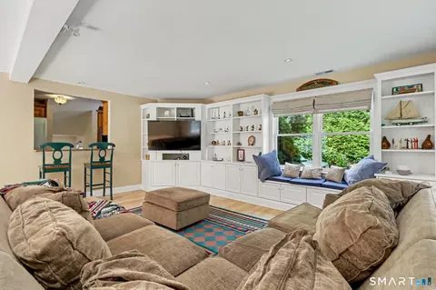 Living - 18 Buttonball Trl, Norwalk, CT 06851 photo 1 of 2