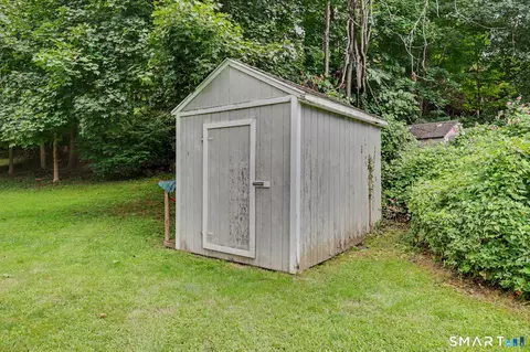 Exterior - 18 Buttonball Trl, Norwalk, CT 06851 photo 5 of 9