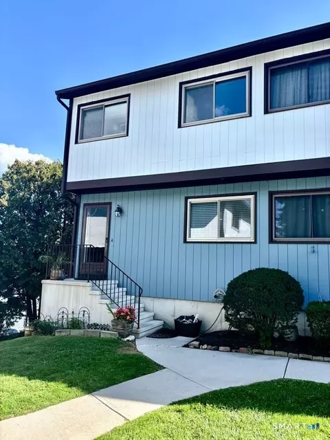 27 Crows Nest Ln #17A, Danbury, CT 06810