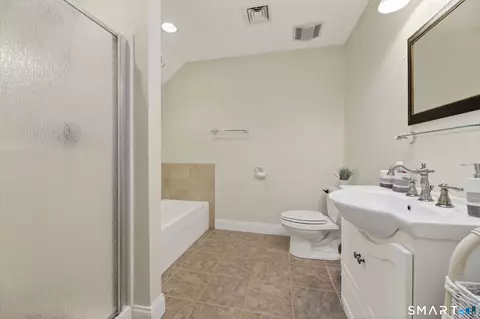 Bath - 65 Middle Rd, Preston, CT 06365 photo 3 of 4