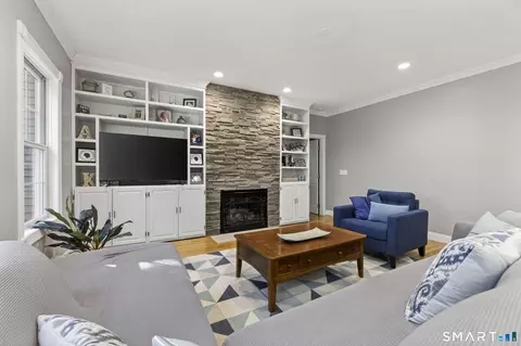 Living - 65 Middle Rd, Preston, CT 06365 photo 3 of 4