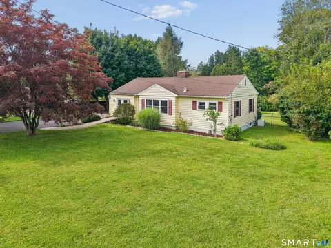 9 Hilltop View Ln, New Milford, CT 06776