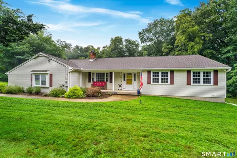 142 Ford Rd, Woodbridge, CT 06525