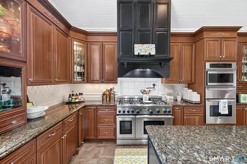 Kitchen - 73 Riverside Rd, Sandy Hook, CT 06482 photo 3 of 3