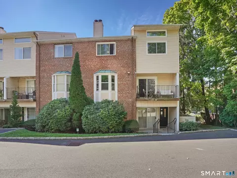 170 Forest St #9, Stamford, CT 06901