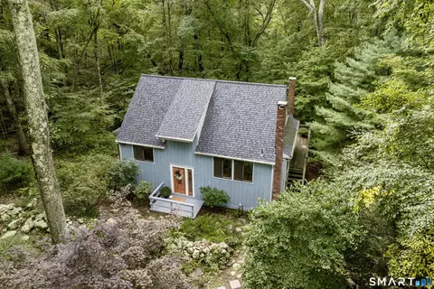882 Moose Hill Rd, Guilford, CT 06437