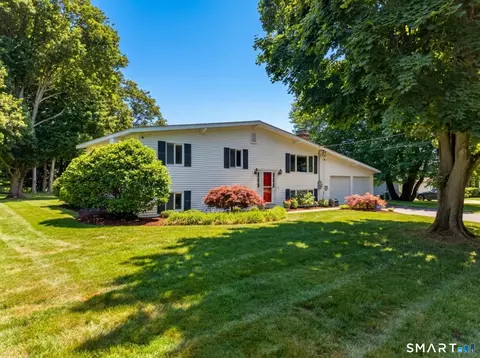 5 Tudor Ct E, Old Saybrook, CT 06475