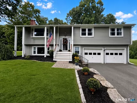 95 Shipman Dr, Glastonbury, CT 06033