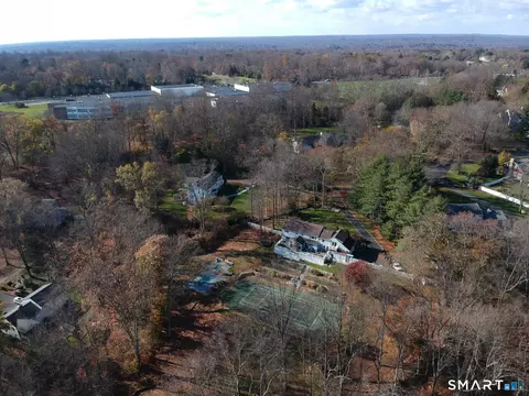 6 Fox Run Ln, Westport, CT 06880