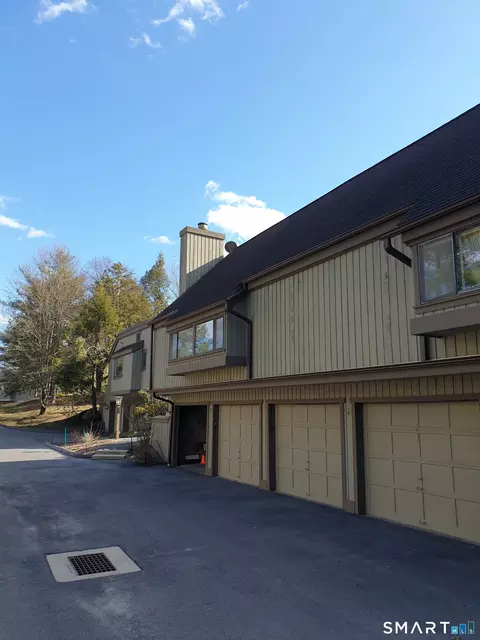 620 Heritage Vlg #B, Southbury, CT 06488
