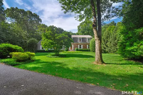 Exterior - 22 Deacon Abbott Ln S, Redding, CT 06896 photo 2 of 6
