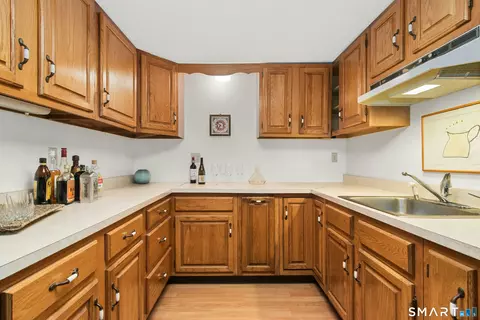 Kitchen - 22 Deacon Abbott Ln S, Redding, CT 06896 photo 4 of 4