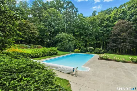 Exterior - 22 Deacon Abbott Ln S, Redding, CT 06896 photo 5 of 6