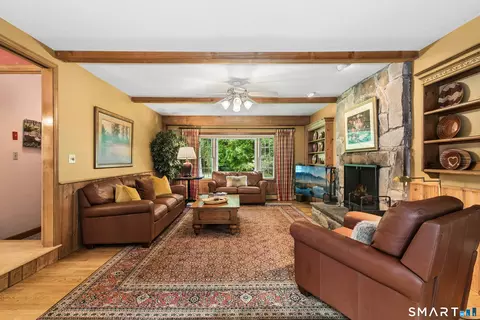 Living - 22 Deacon Abbott Ln S, Redding, CT 06896 photo 3 of 4