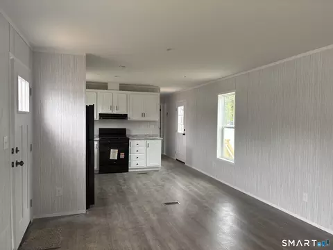 Living - 1251-15 Old Colony Rd, Wallingford, CT 06492 photo 1 of 1