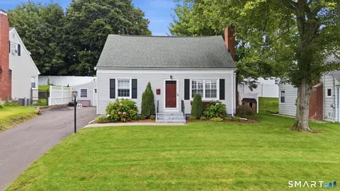 20 Chamberlin Dr, West Hartford, CT 06107