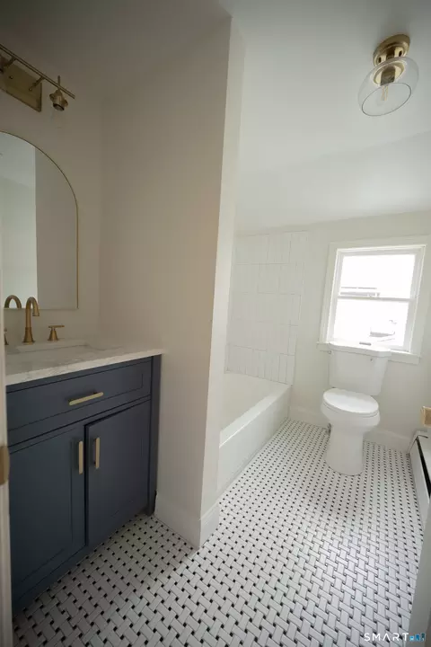 Bath - 249 Ridge Rd, Wethersfield, CT 06109 photo 1 of 3