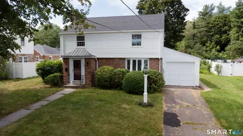 Exterior - 249 Ridge Rd, Wethersfield, CT 06109 photo 3 of 3