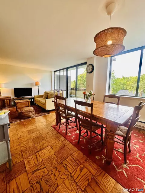 155 Brewster St #4H, Bridgeport, CT 06605