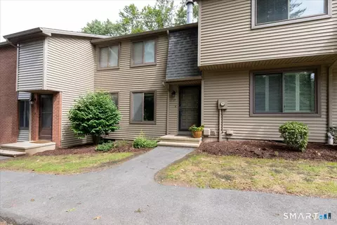 17 Conestoga Way #17, Glastonbury, CT 06033