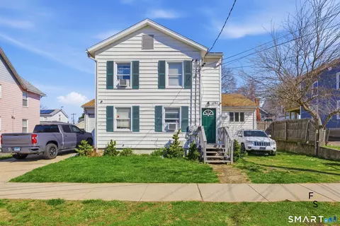 34 Pleasant St, New Britain, CT 06051