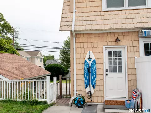 Exterior - 35 Nehantic Dr, East Lyme, CT 06333 photo 4 of 11