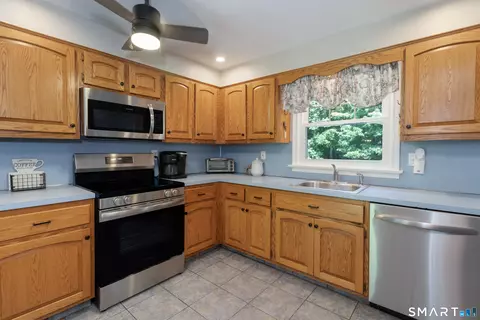 Kitchen - 51 Walnut Ave, East Hampton, CT 06424 photo 1 of 2