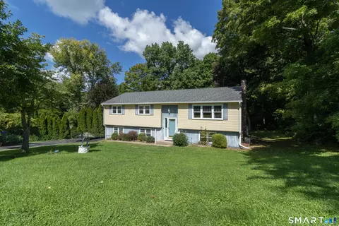 Exterior - 51 Walnut Ave, East Hampton, CT 06424 photo 5 of 6