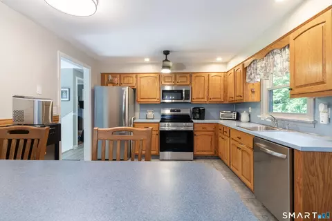 Kitchen - 51 Walnut Ave, East Hampton, CT 06424 photo 2 of 2