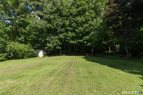 Exterior - 51 Walnut Ave, East Hampton, CT 06424 photo 4 of 6