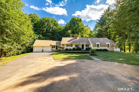 49 Apple Hill Rd, West Hartford, CT 06117
