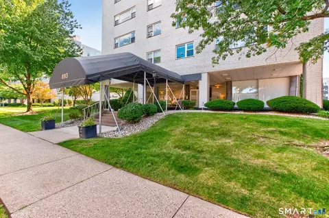 893 Farmington Ave #1A, West Hartford, CT 06119