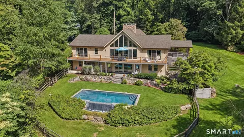 250 Dans Hwy, New Canaan, CT 06840