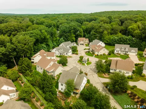 View/Area - 4 Clarks Ln #4, Niantic, CT 06357 photo 5 of 5