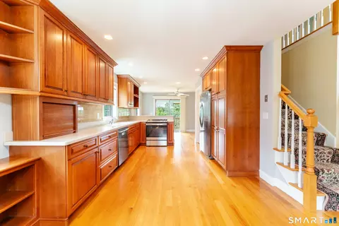 Kitchen - 4 Clarks Ln #4, Niantic, CT 06357 photo 2 of 4