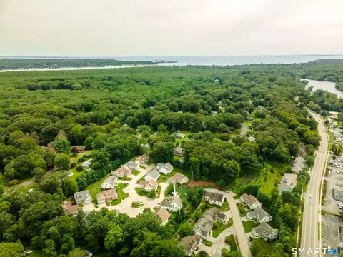 View/Area - 4 Clarks Ln #4, Niantic, CT 06357 photo 4 of 5