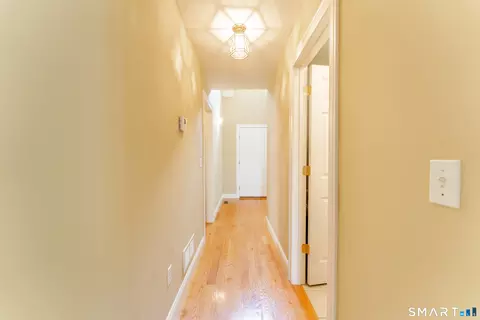 Entry Way - 4 Clarks Ln #4, Niantic, CT 06357 photo 3 of 8