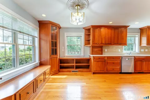 Kitchen - 4 Clarks Ln #4, Niantic, CT 06357 photo 1 of 4
